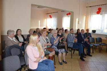 Na zdjęciu widać panie zebrane w świetlicy w Kłodzinie na Dniu kobiet.