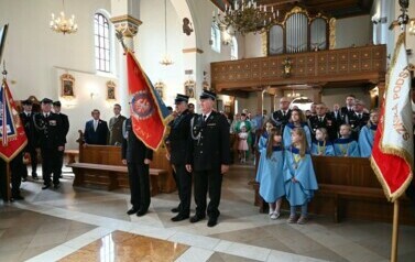 Goście uczestniczą w Mszy 