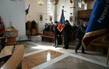 Goście uczestniczą w Mszy 