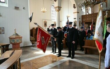 Goście uczestniczą w Mszy 
