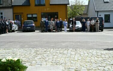 Goście stoją na baczność