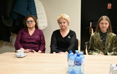 mieszkańcy i zaproszeni goście