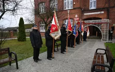 widzimy delegacje sztandarowe