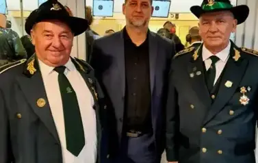 bracia kurkowi w mundurach