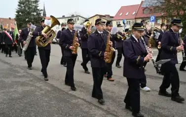widzimy idącą orkiestre 