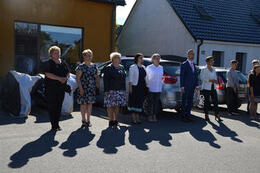 Zdjęcie przedstawia kierownik&oacute;w jednostek pomocniczych gminy, W&oacute;jta Gminy Mieścisko oraz Przewodniczącą Rady Gminy Mieścisko.