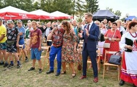 Publiczność tańczy