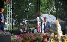 Zaproszenie gości na scenę