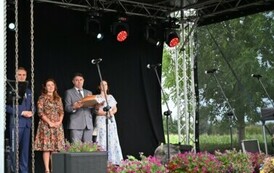 Rozpoczęcie uroczystości na scenie