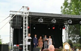 Rozpoczęcie uroczystości na scenie