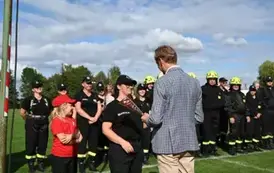 Burmistrz wręcza nagrody